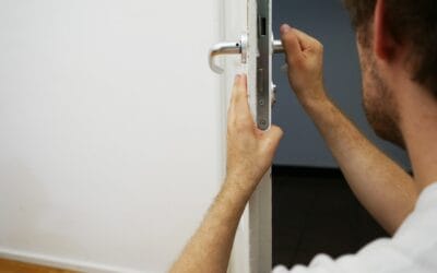 Prix d&rsquo;un serrurier à Bordeaux : grille tarifaire et arnaques à éviter